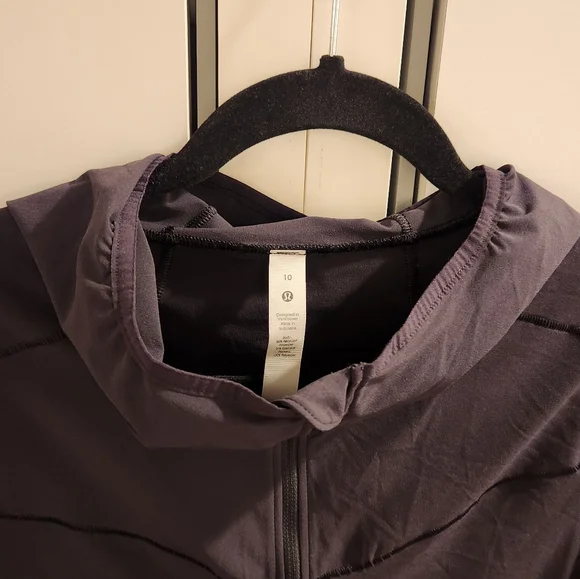 Lululemon Mist Over Windbreaker in color Black size 10 new no tag - Picture 10 of 17
